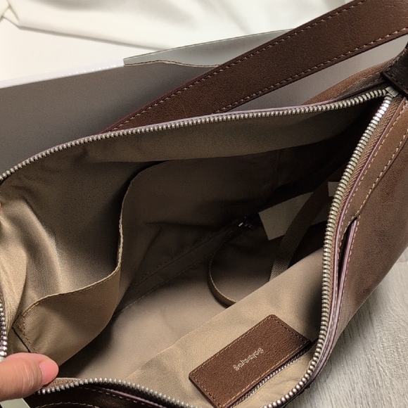 Chic Tan Genuine Leather Shoulder Bag - Picture 9 of 11